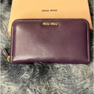 Miu Miu Long wallet Matelasse Round Zip Leather